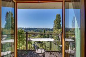 Idyllic retreat amid the vines with its own pool